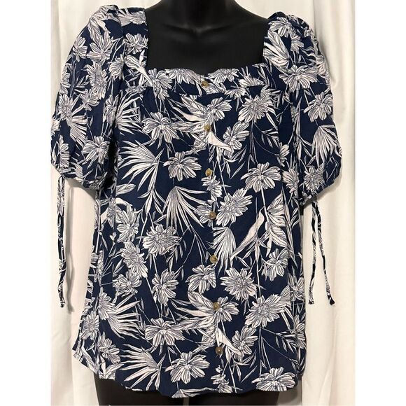 NEW WITH TAGS Angels Forever Young Womens Short Sleeve Tops Blouse Size SMALL  F - Picture 1 of 7